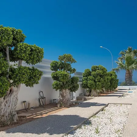Βίλα 5 Star For Rent In Cyprus, 1225 *